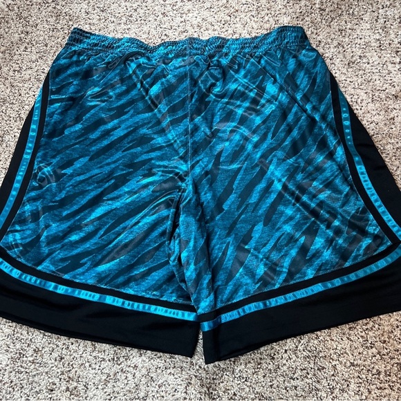 AND1 Men’s Shorts Size 3XL Shiny Teal Black Training Active Workout Basketball - Picture 5 of 10